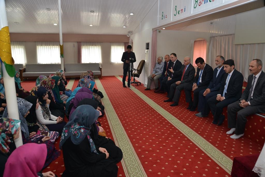 sayin valimiz tekkekoy gulistan yatili kiz kuran kursunu ziyaret etti